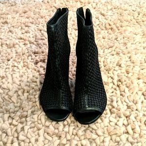Mesh ankle boot